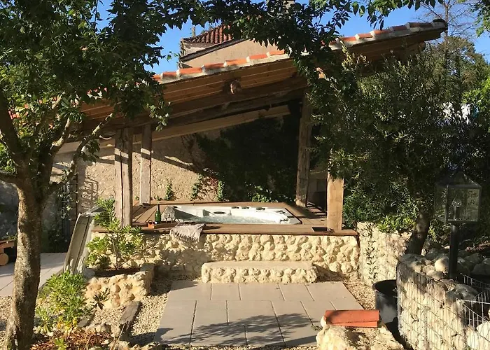 Bed and breakfast Les Ombrieres Porcheresse